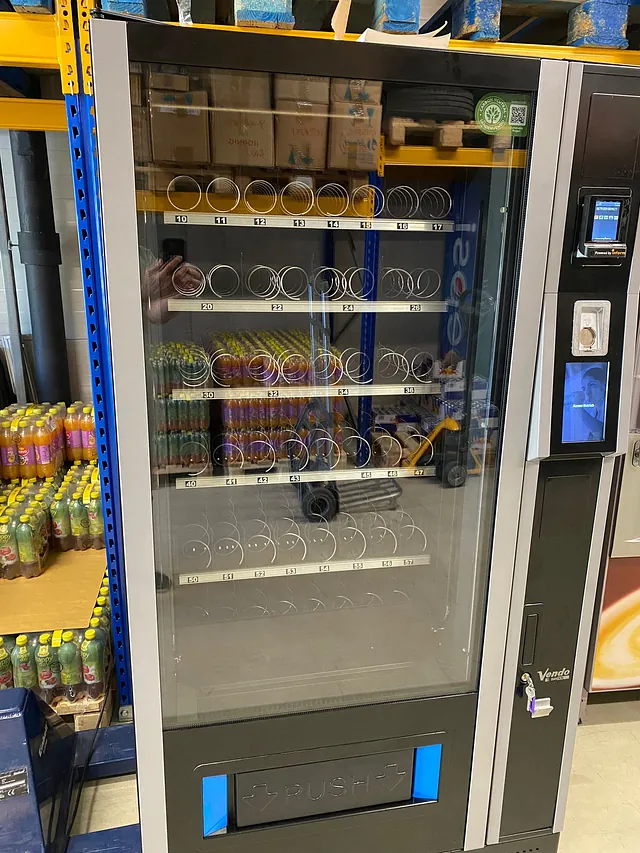 Getränkeautomat im Lager